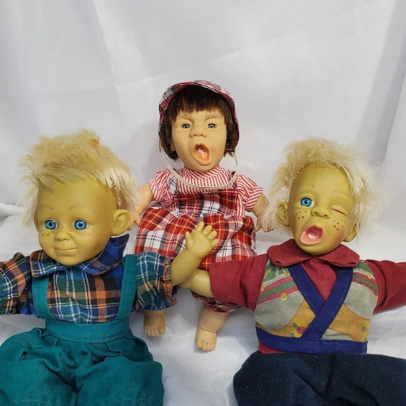 Vintage Expression Dolls 2 Gloobee bunch 1 Gi-Go GIGO Palm Pals Creepy Dolls - Picture 1 of 15